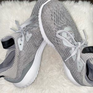 adidas ALPHA 3 BOUNCE!